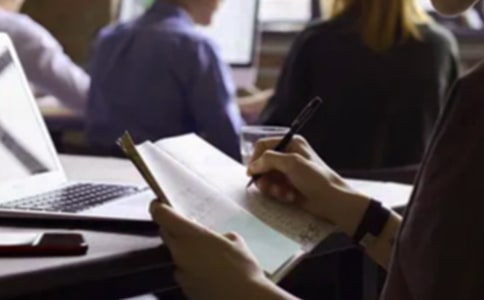 (熱門)《人生不設(shè)限》讀后感