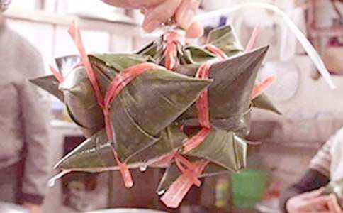 ����ף������