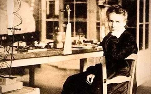 居里夫人讀后感14篇