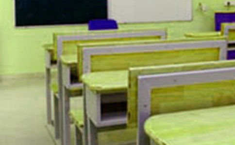 ���x�ж�ĸУ������300����ƪ