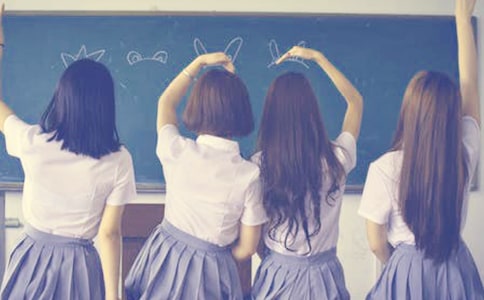 ����Ʒ�����ҵ�ͬ�W(xu��)������4ƪ