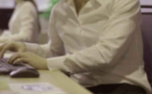 女白領(lǐng)處理職場人際關(guān)系的障礙