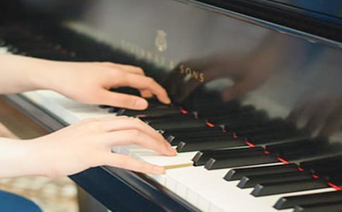 形容彈琴很好的句子