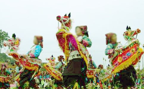 苗族風(fēng)俗作文