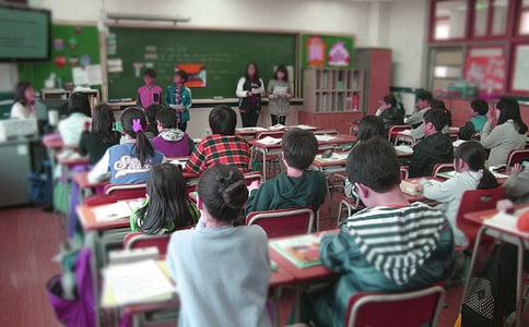 大班音樂公開課教案及教學(xué)反思《蘋果豐收》