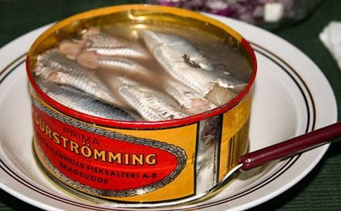 你踢開的不只是一只罐頭盒