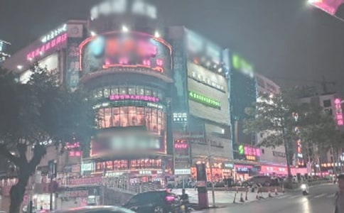 【精華】廣場寫景作文匯編8篇