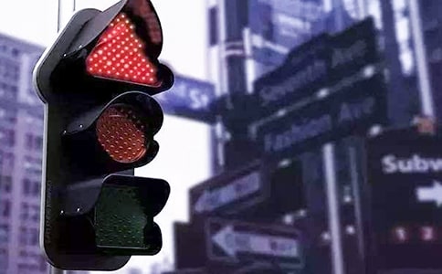 “紅綠燈”閃耀在心中作文