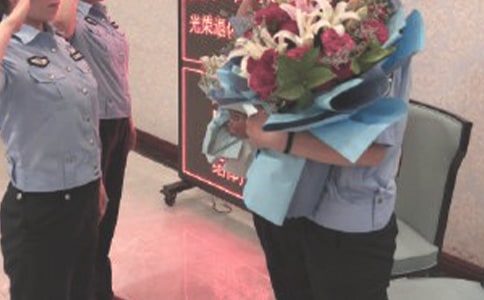 畢業(yè)歡送會(huì)致辭發(fā)言稿