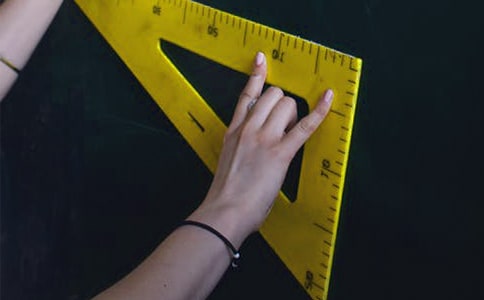 �P(gu��n)�ڸж��������}����(hu��)���ĵ��w��(hu��)���ģ�ͨ��6ƪ��