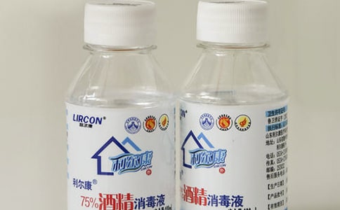 �����г��ߜ��͸߾ƾ��Ƚ�ĸ������x��