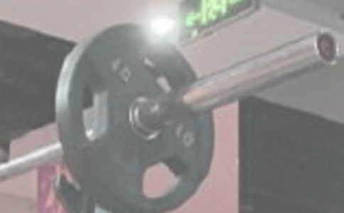 舉重比賽(打一成語)