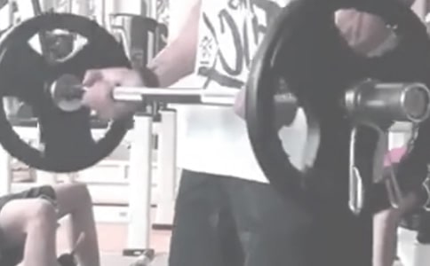 瘋狂猜成語一只豬在舉重