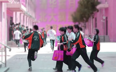 �P(gu��n)�ڸ��е��_�W(xu��)���Z(y��)