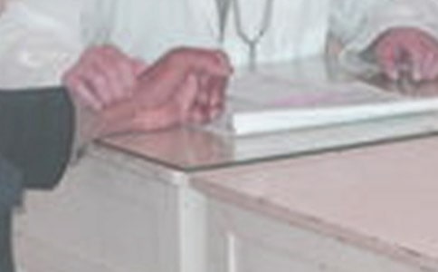 居民看病報(bào)銷(xiāo)將不再分“城里人”“農(nóng)村人”