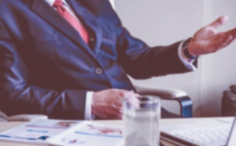 給公司領(lǐng)導(dǎo)遞交的正式辭呈