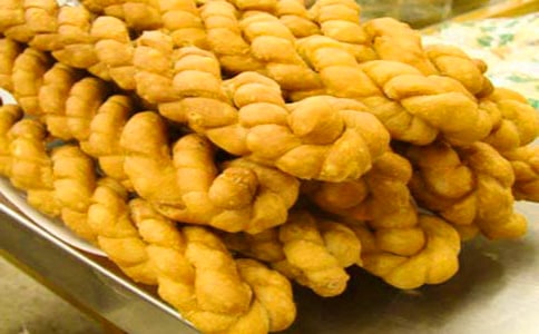 做麻花小班美術(shù)活動教案