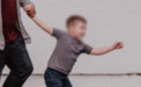 那個(gè)男孩作文