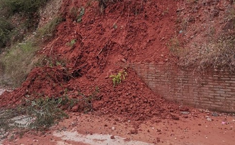 關(guān)于舟曲泥石流作文500字