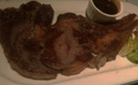 描寫吃牛排的作文300字