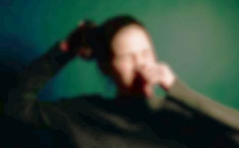 打噴嚏胸口疼的原因是什么