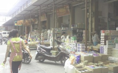 太陽鳥:游艇批發(fā)商?