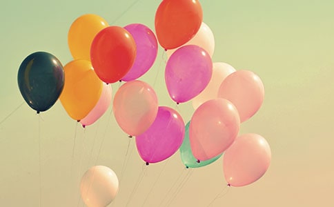 《氣球》小班美術(shù)教案