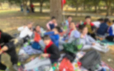 《秋游》多媒體輔助教學設(shè)計