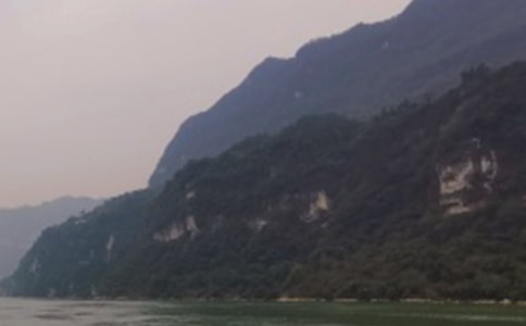 ���{�����~ �����{���Č����~