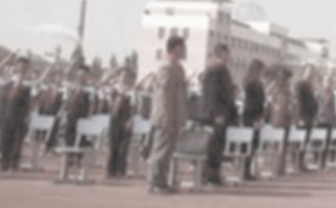 大班美術教案:升國旗