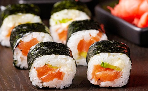 ����˾����600��