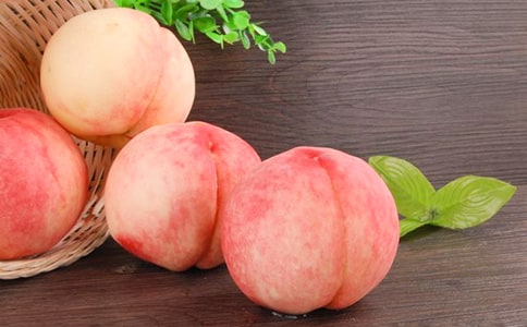 飛翔的桃子散文