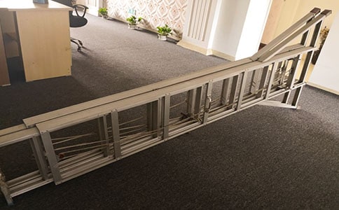 “將梯子橫放”與更改副市長(zhǎng)名單