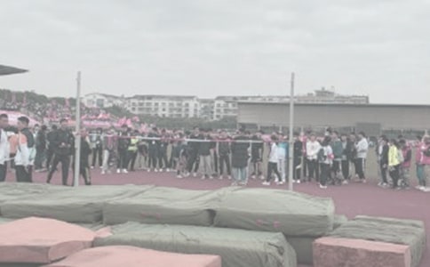 中班體育教案小蚱蜢學(xué)跳高