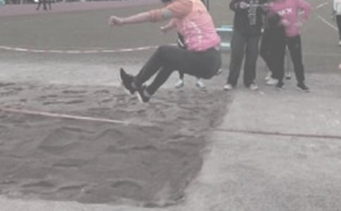 小學(xué)體育水平二《立定跳遠(yuǎn)》教案(通用16篇)