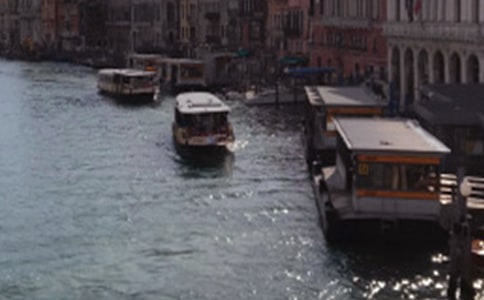 《威尼斯的小艇》教材分析與教學(xué)建議