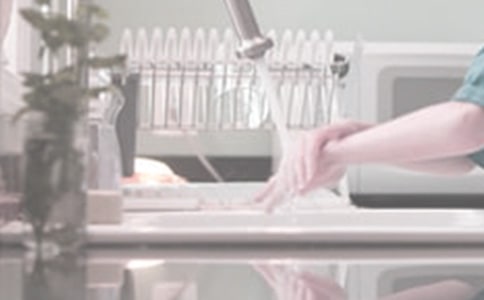 洗手間里的晚宴