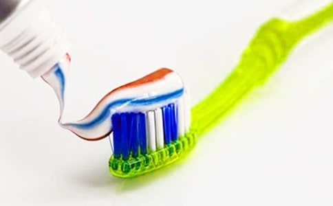兒童慎用含氟牙膏