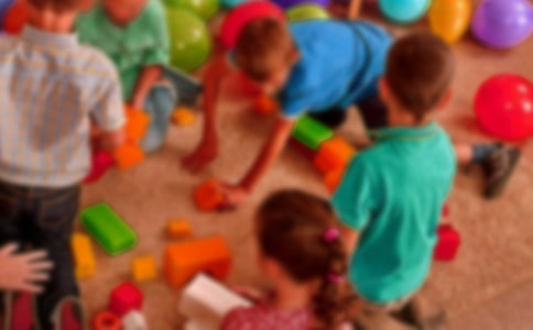 幼兒園大班美術(shù)教案——中國紅